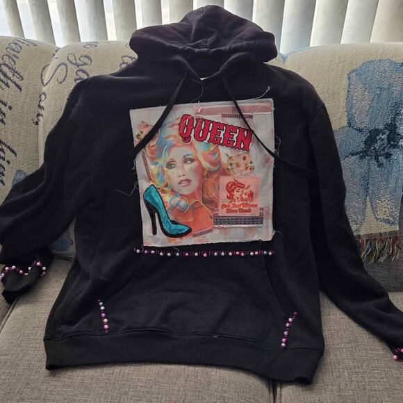 Custom Handmade Dolly Parton Queen Sweatshirt Black 2XL One-of-a-kind - Picture 2 of 8